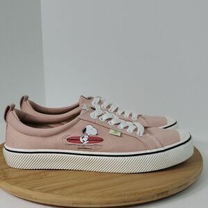 Cariuma + Peanuts Pink Canvas OCA Low Top Sneakers Snoopy Unisex M 8.5/ W 10